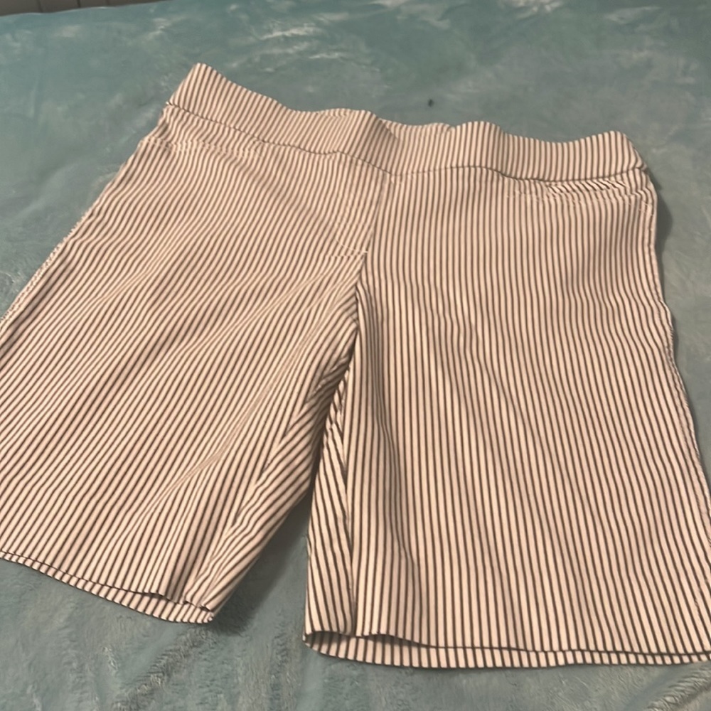 Anna Klein Short